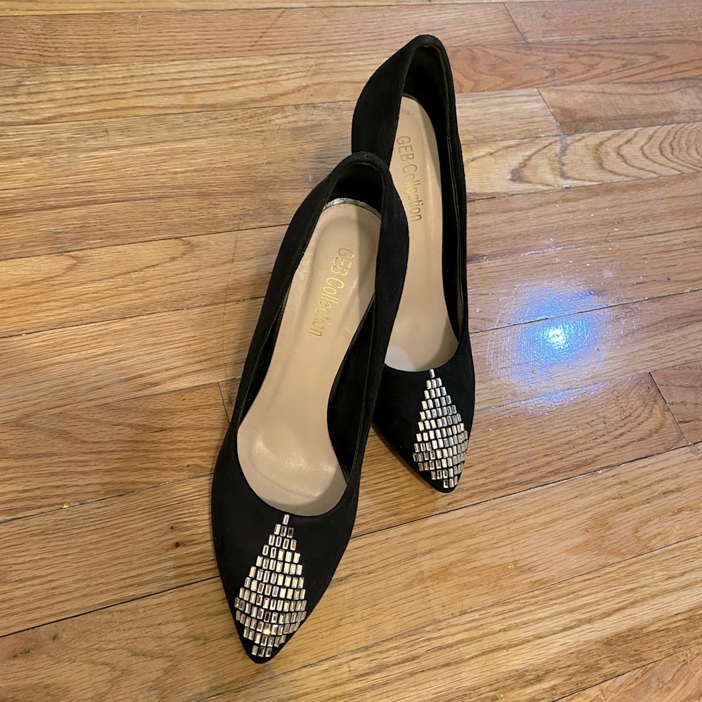 Suede Pumps